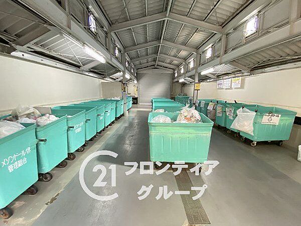 住まい選びは、価格や立地だけでなく、将来の暮らし方まで含めて考えることが大切です。今の段階で気になっていることを、まずスタッフに話してみてください