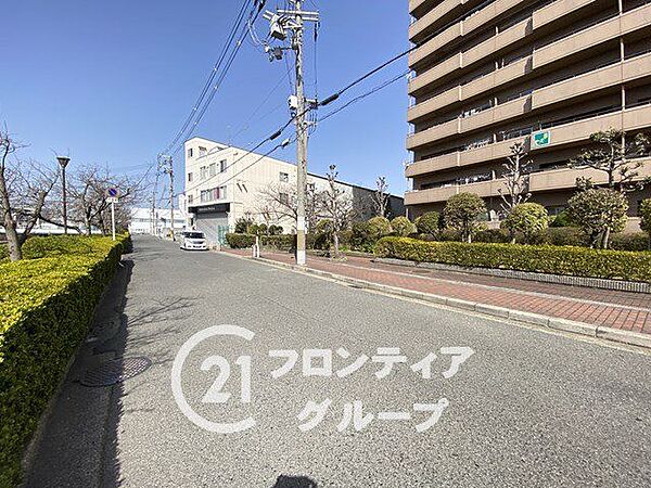 写真だけではわからない採光・広さ・周辺環境の実感は、実際に足を運んでみることが一番です。ご見学はいつでもご予約いただけます