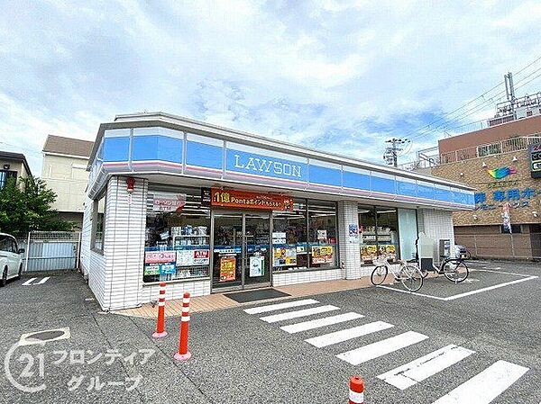 ローソン方違神社前店 徒歩6分。 410m