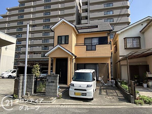 住まい選びは、価格や立地だけでなく、将来の暮らし方まで含めて考えることが大切です。今の段階で気になっていることを、まずスタッフに話してみてください。