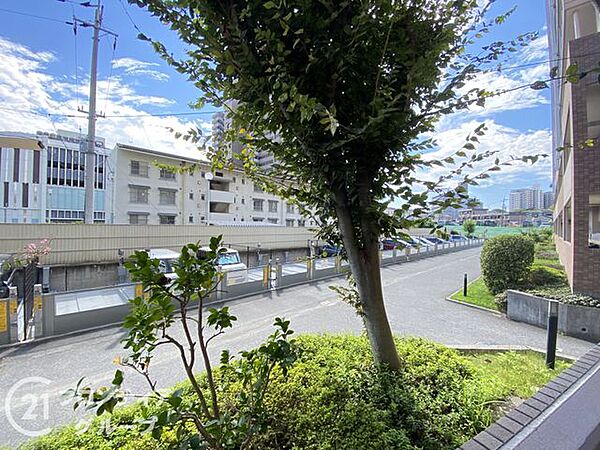 マイホームは一生に一度の大きな買い物だからこそ、納得いくまで情報を集めてほしいと思います。疑問はどんどんスタッフにぶつけてください