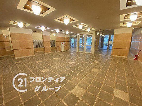 住まい選びは、価格や立地だけでなく、将来の暮らし方まで含めて考えることが大切です。今の段階で気になっていることを、まずスタッフに話してみてください