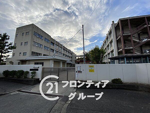 天美西小学校 徒歩18分。 1390m