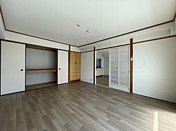 ピースパーク本川 7階1LDKのリビング/ダイニング