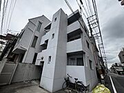 宇品5丁目駅より徒歩3分 築9年8ヶ月 3階建の賃貸物件
