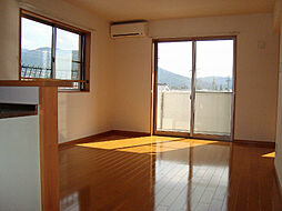 エバーラスティング 1階2LDKのリビング/ダイニング