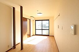 ディアス ブリランテ 1階1LDKのリビング/ダイニング