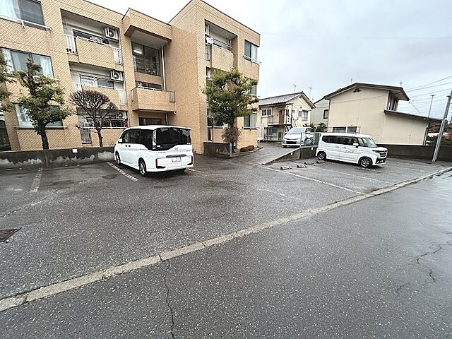 6 / 8