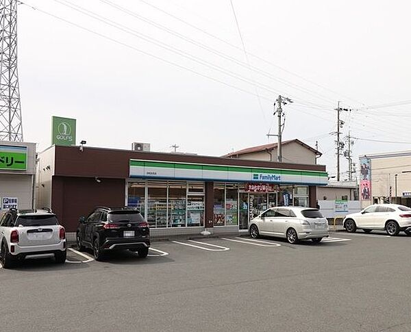 ファミリーマート浜松住吉店 240m