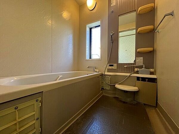【bath room】ゆったりと入浴可能な大きさの浴室♪お子様との入浴も楽しめそうですね♪