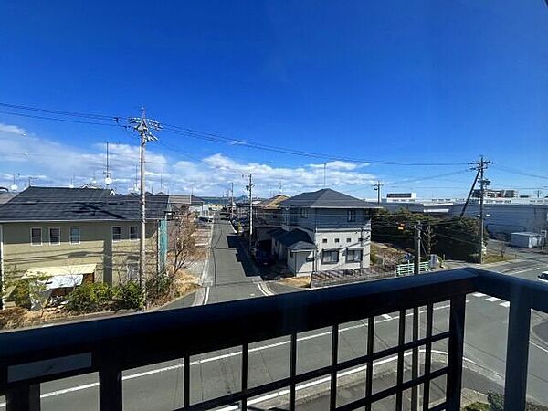 【View】周辺建物と距離があるため、圧迫感がなく、開放感のある眺望です^^