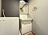 洗面：【Washroom】※ツールにて家具を削除しております。収納スペースバッチリ！洗面スペースも広く、ノンストレスな支度時間を過ごすことができますね^
