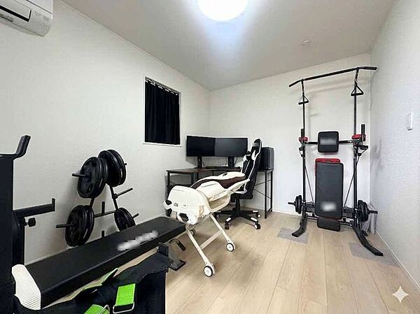 【private room】6帖の洋室です。全居室2面採光で明るい雰囲気です。※ツールにて家具等消しています。
