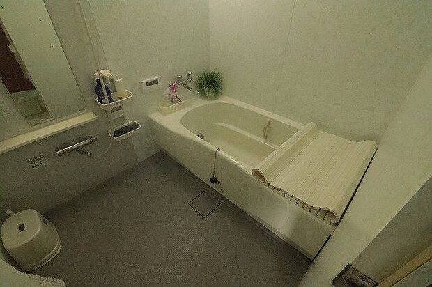 【bath room】こちらの浴室で1日の疲れを癒してください♪