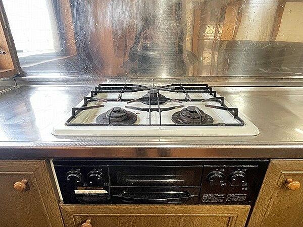 【Gas stove】火力充分なガスコンロ、3つ口でお料理も時短しちゃいましょう♪