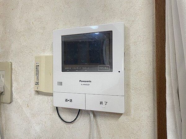 【TV monitor phone】来訪者が分かるモニターホン付き♪
