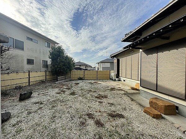 【garden】物件の南側には広々としたお庭が広がっています♪