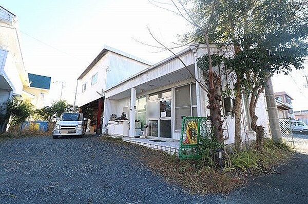【appearance】敷地内には、倉庫等の建物があります。詳細はお気軽にお問い合わせくださいませ！