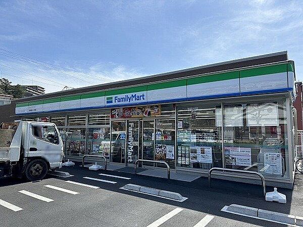ファミリーマート浜松鴨江2丁目店 1270m