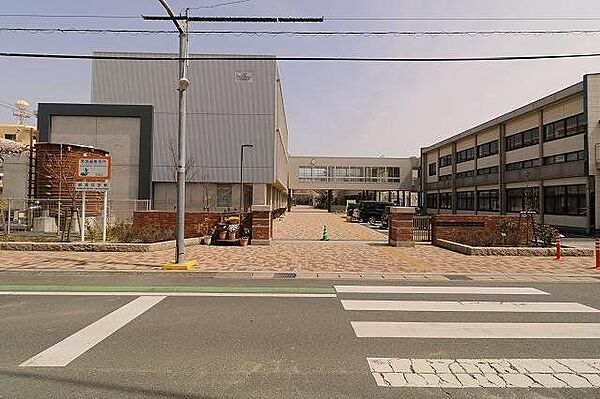 浜松市立蜆塚中学校 540m