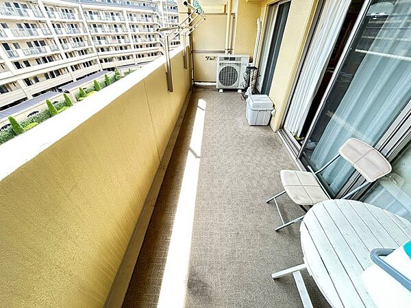 奥行2mのバルコニー☆バルコニー面積12.80m2　ゆったり空間♪快適空間♪