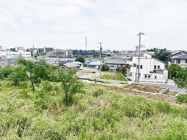 陽光と風がもたらす心地よい時間、照らし出される豊かな空間は、たくさんの笑顔があふれる場所になるでしょう。