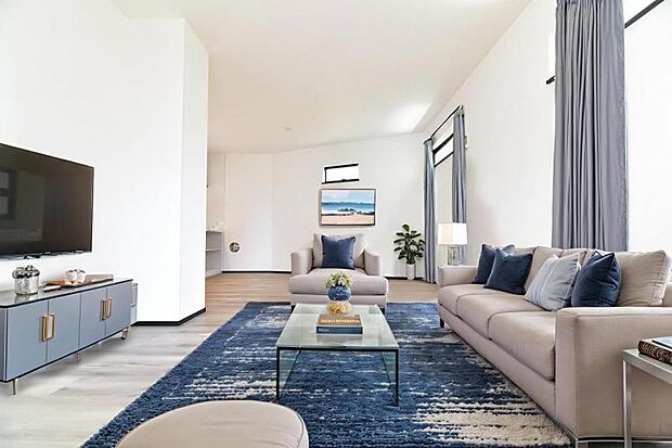 【配置してある家具はCGによるイメージです】大きなソファを置いてゆったりとご生活頂けるリビング。家族が集まる場所だからこそゆったりとした空間を実現しています。話に夢中になりすぎて、ついつい時間を忘れて