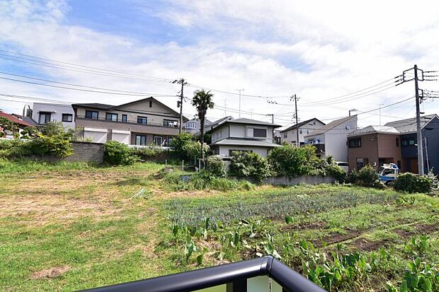 伸びやかな眺望も広がり、爽やかな風を感じて、心躍る素敵な暮らしがはじまります!