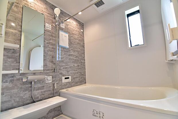 高級感を演出する内装。くつろぎのスペースにも、癒しのスペースにもなる心休まる空間です。