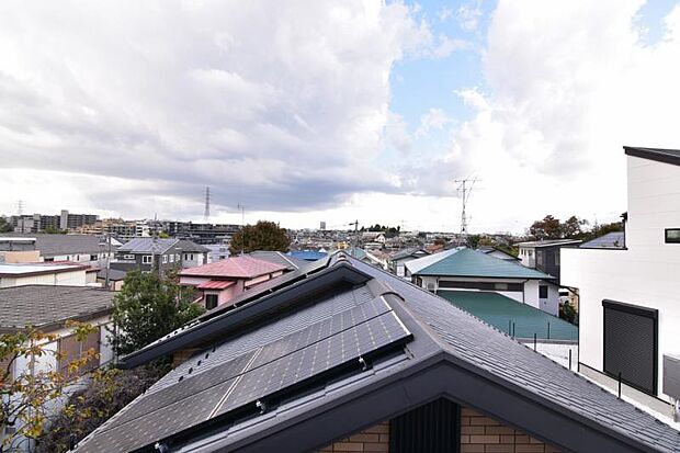 この街ならではの美しい風景と、ここから紡がれる物語が始まります。