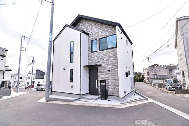 豊かな居住性とクオリティが見事に調和した住空間は住まうことの喜びを感じさせてくれます。