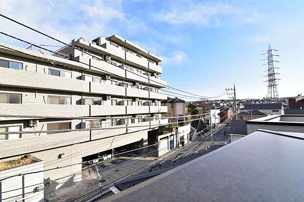 伸びやかな眺望も広がり、爽やかな風を感じて、心躍る素敵な暮らしがはじまります!