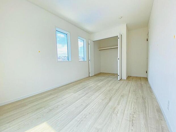 空間を効率的に利用し収納スペースを確保。一日の始まりと終わりを美しく演出します。 