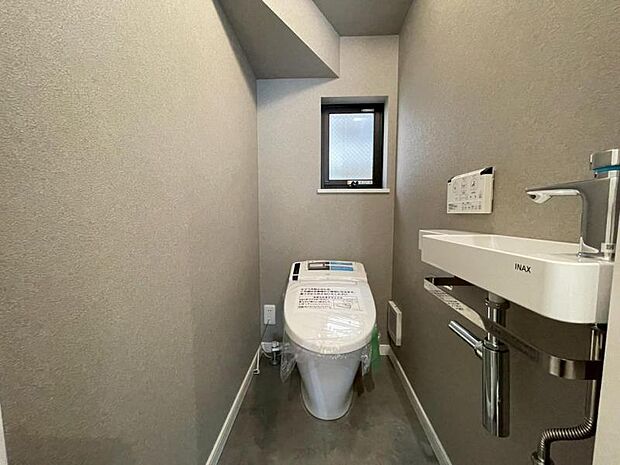 清潔感の溢れるトイレです。落ち着いた空間で安らぎのひとときをお過ごし頂けます。 