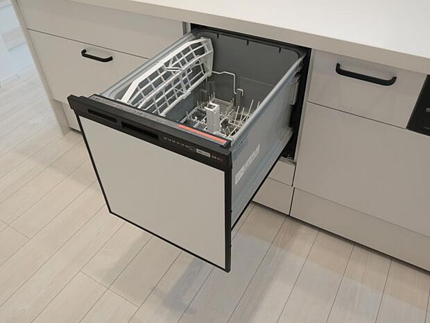 食器の後片付けに便利な食器洗浄乾燥機を標準装備。ビルトインタイプなので見た目もスッキリ、特に共働き世帯のご家族には必須品です。