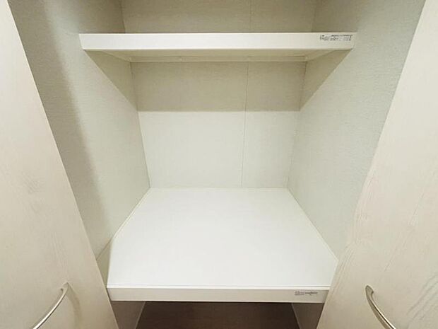 空間を効率的に利用し収納スペースを確保。一日の始まりと終わりを美しく演出します。