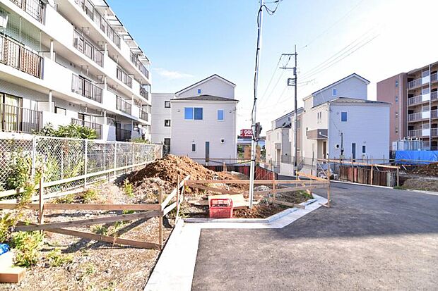 収納、食洗機、浴室暖房乾燥、床暖房等の設備、充実が充実。ファミリーにおすすめのお住まい。陽当りや風通しも魅力です。