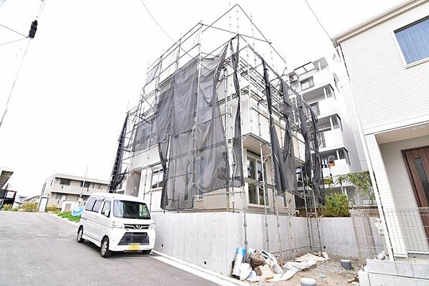 駅徒歩16分。豊かな居住性とクオリティが見事に調和した住空間は住まうことの喜びを感じさせてくれます。