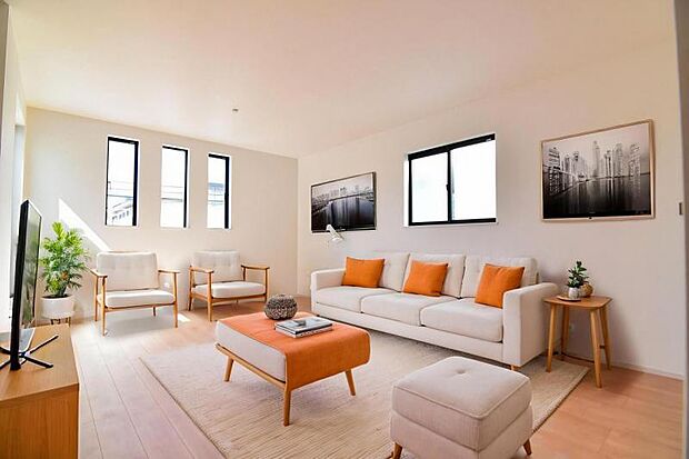 リビング(配置してある家具はCGによるイメージです) LDK16.18帖 くつろげるリビングは話に夢中になりすぎて、ついつい時間を忘れてしまう。そんな束の間の幸せを感じさせてくれる場所です。