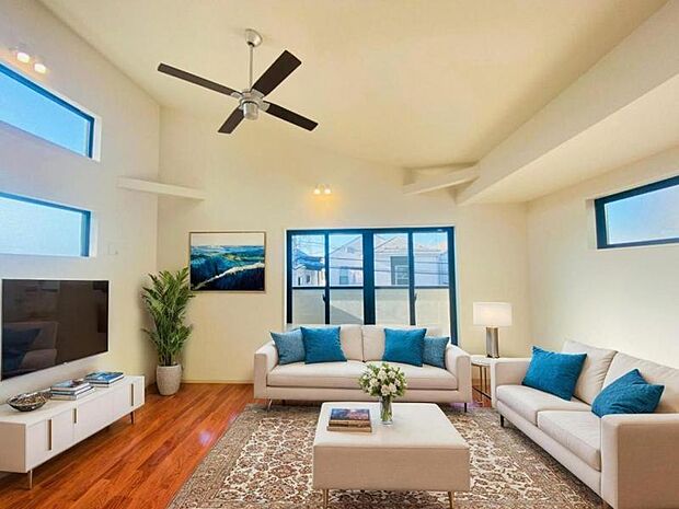 リビング(配置してある家具はCGによるイメージです。)お気に入りのソファで一日ゆったりとくつろぐ時間を最優先にする。寝る前のひととき、柔らかな光の下で画集を開きながら静かなときを過ごしたい。そんな自分