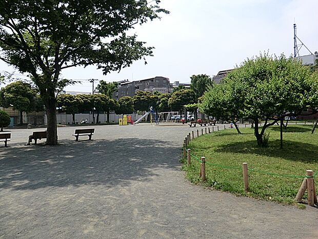 横浜市役所 環境創造局 岡野公園 1200m