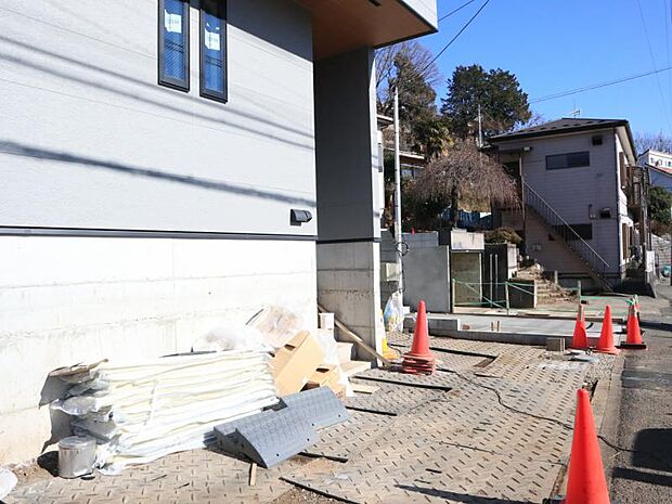 敷地内に設けられた駐車スペース。（2026.1.9撮影）