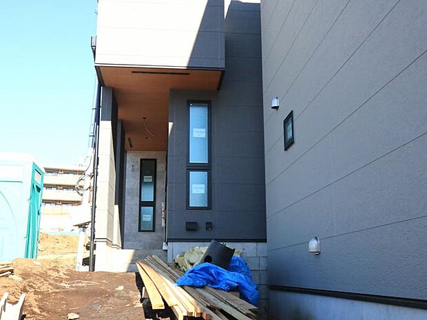 現地の状態をご覧いただくことで、隣接した環境をしっかりとご確認いただけます（2026.1.9撮影）