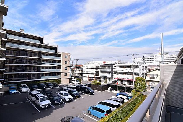 開放感のある眺望。季節による景色の変化を 日常の生活と共に感じてください。