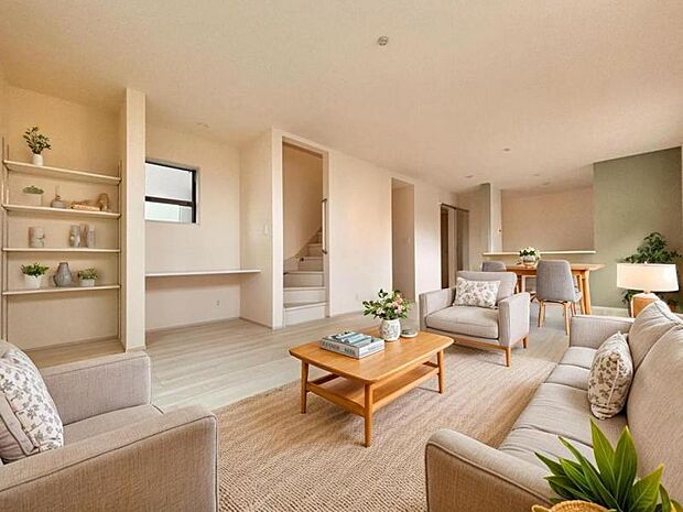 リビング（配置してある家具はCGによるイメージです）ソファーやダイニングテーブルを置いてもゆとりのある広々リビングです。（2025.10.10撮影）