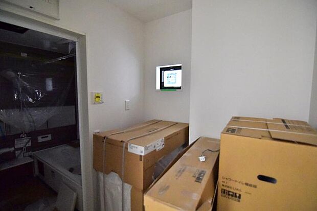 ランドリースペースはしっかりと広さを確保。清潔感のあるカラーで統一されています。