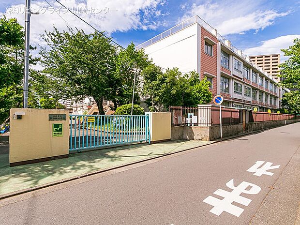 川崎市立東小田小学校 230m