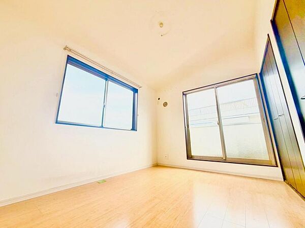 仕事や趣味のスペースとしても活用できる、多用途に使える部屋。