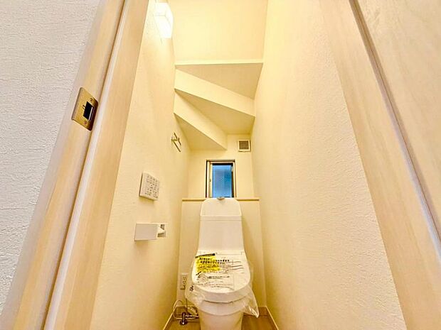 清潔感のあるシンプルで使いやすいトイレです。