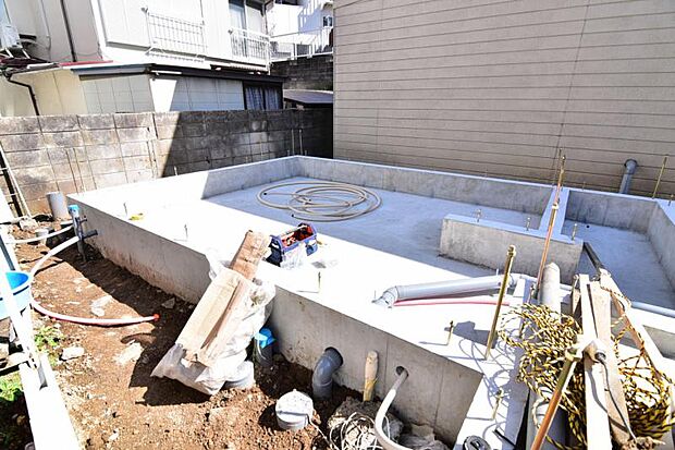 リビングには床暖房が標準で装備されている為、冬も家族団らんで温かく過ごせますね。 